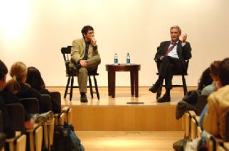 EO Wilson talking during the student forum