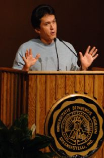 Mitch Albom delivering an Ubben Lecture