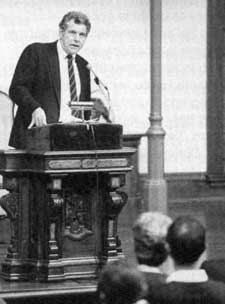 William Bennett delivering an Ubben Lecture