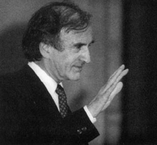 Elie Wiesel delivering an Ubben Lecture