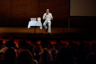 Frank Warren speaking to the crowd during the Ubben Lecture