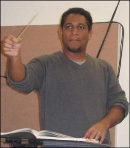 Carlos Carillo Conducting.jpg