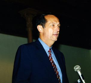 Bill Bradley delivering and Ubben Lecture