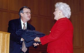 Barbara Bush shaking hands with DePauw President Bottoms