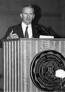 Ross Perot delivering an Ubben Lecture