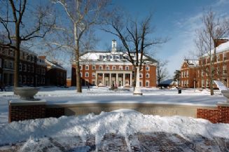 Snow Feb 2007 Academic Quad.jpg