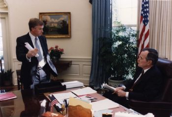 Quayle Bush Oval Office.jpg