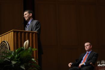 David Plouffe speaking to the crowd during the Ubben Lecture