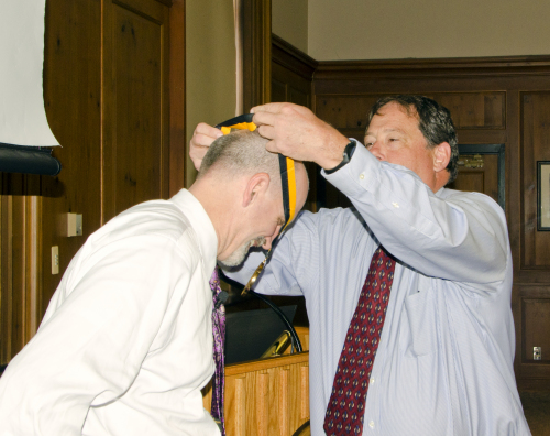 Jeff Harmening receiving the Robert C. McDermond Medal for Excellence in Entrepreneurship from Prof. Gary Lemon