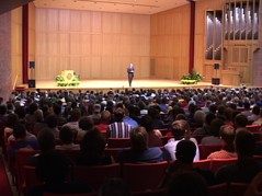 Mike Krzyzewski and the crowd during an Ubben Lecture