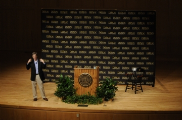 Steven Levitt on stage during the Ubbben Lecture